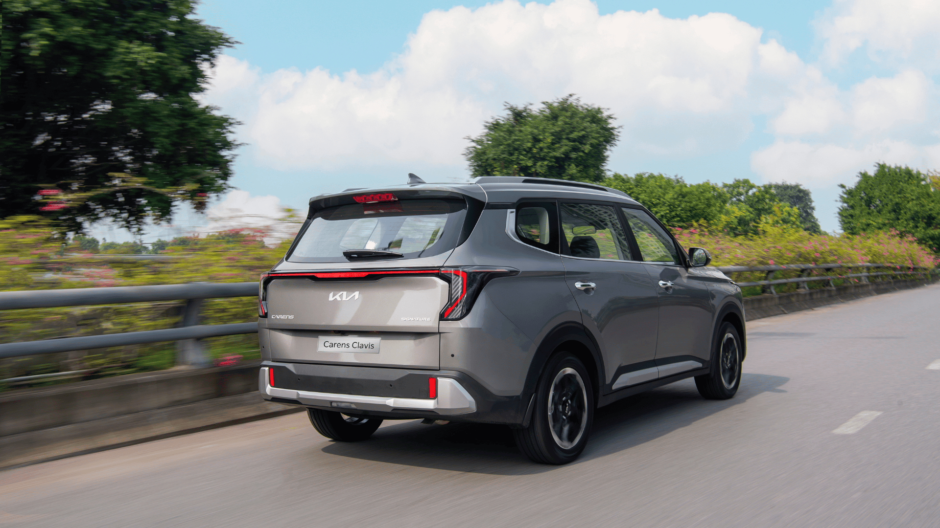 HỆ THỐNG TREO TỐI ƯU, ÊM ÁI VÀ ỔN ĐỊNH